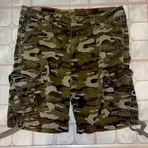 ROCK REVIVAL SHORTS CAMO